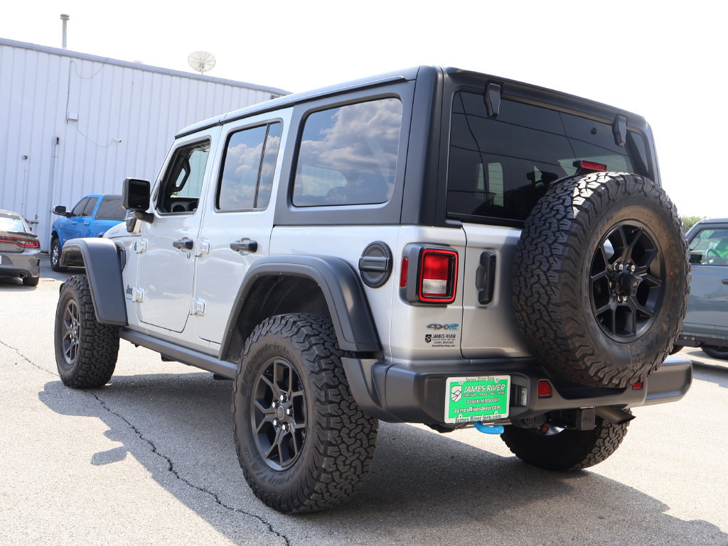 Used 2024 Jeep Wrangler Unlimited AWD/4WD image 3