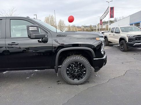 New 2026 Chevrolet Silverado 2500 LT w/ Trail Boss Package AWD/4WD image 2