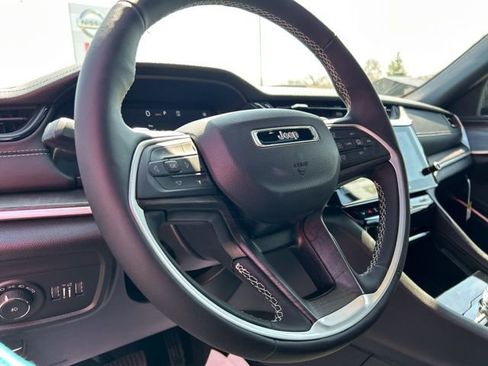 New 2026 Jeep Grand Cherokee Limited AWD/4WD image 32
