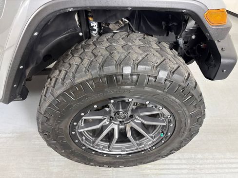 Used 2021 Jeep Wrangler Unlimited Rubicon w/ Trailer Tow Package AWD/4WD image 11