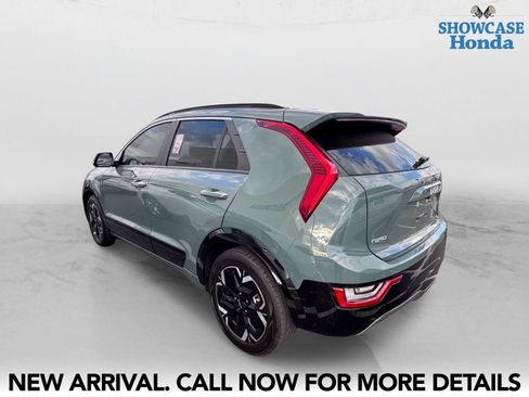 Used 2023 Kia Niro Wave FWD image 2