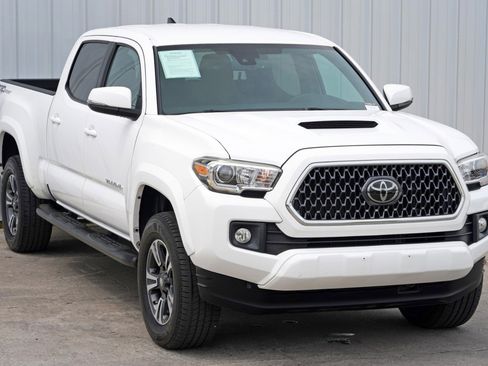 Used 2019 Toyota Tacoma TRD Sport image 47