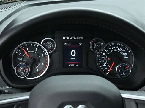 Used 2024 RAM 3500 Big Horn image 25