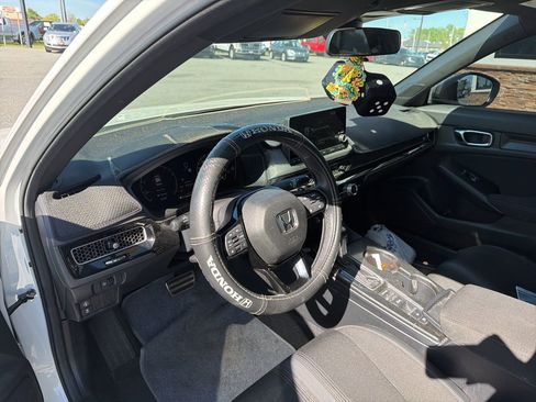 Used 2024 Honda Civic Sport image 4