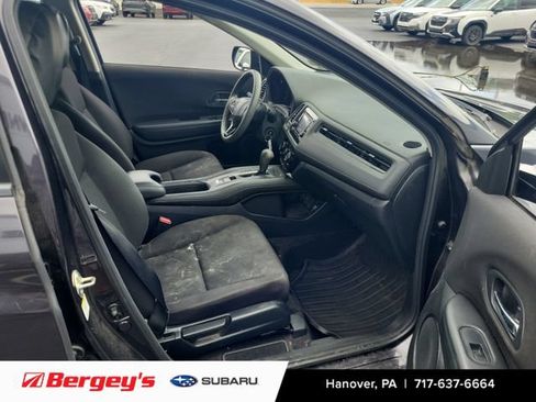 Used 2016 Honda HR-V LX image 11