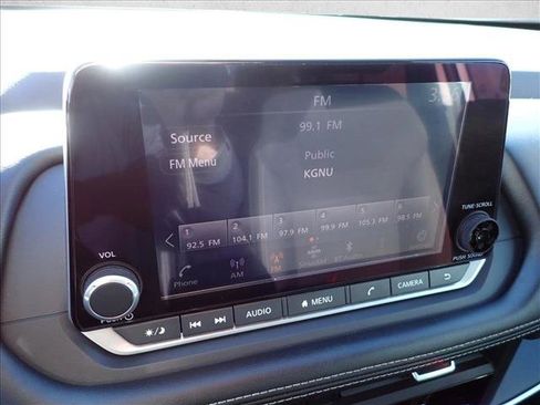 Used 2023 Nissan Rogue S image 17