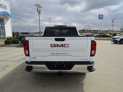 Used 2022 GMC Sierra 1500 SLE image 6