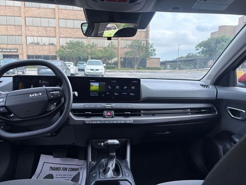 Used 2025 Kia K4 FWD image 32