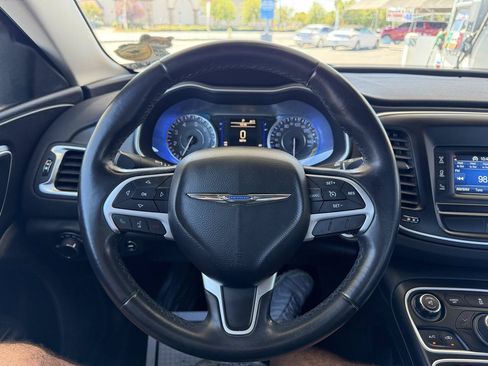 Used 2015 Chrysler 200 Limited w/ Convenience Group FWD image 17