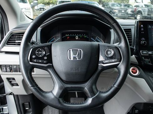 Used 2018 Honda Odyssey Touring image 9
