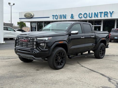 Used 2023 GMC Canyon Denali w/ Denali Black Edition image 7