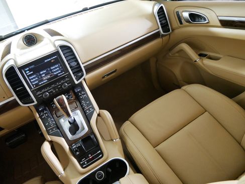 Used 2014 Porsche Cayenne AWD/4WD image 11