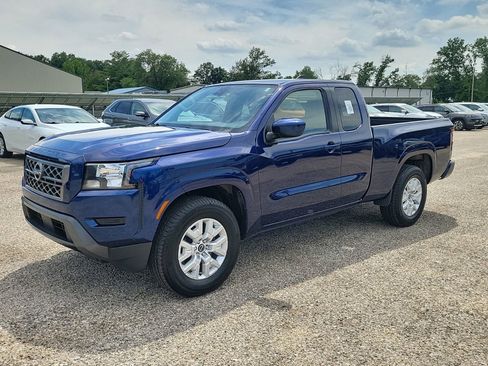 Used 2023 Nissan Frontier SV w/ Technology Package RWD image 6