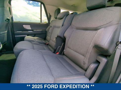 Used 2025 Ford Expedition Active RWD image 21