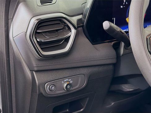 Used 2025 Chevrolet TrailBlazer LT AWD/4WD image 10