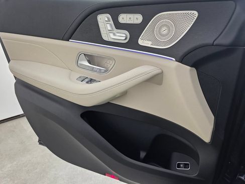 New 2026 Mercedes-Benz GLS 450 4MATIC image 17
