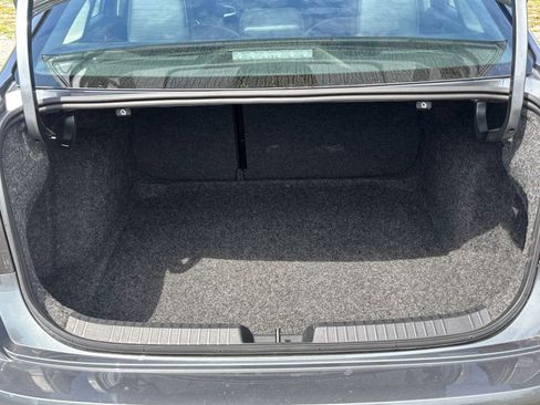 Used 2025 Volkswagen Jetta SE FWD image 32