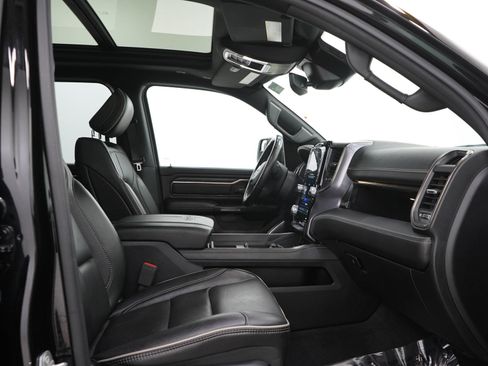 Used 2020 RAM 1500 Limited w/ Black Appearance Package AWD/4WD image 13