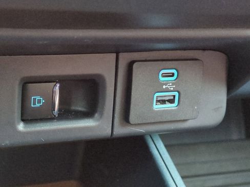 Certified 2023 Ford Maverick Lariat w/ Lariat Luxury Package image 38