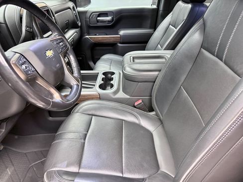 Used 2019 Chevrolet Silverado 1500 High Country w/ Technology Package image 10
