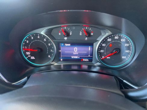 Used 2023 Chevrolet Equinox LT w/ Driver Convenience Package image 32