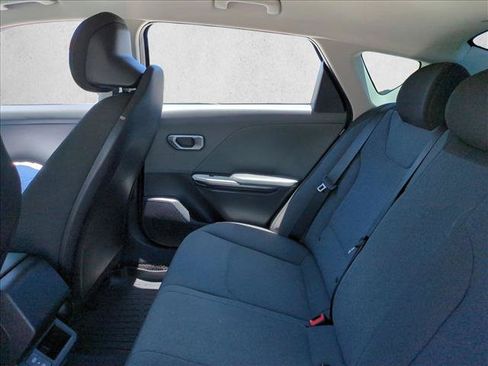 Used 2025 Kia K4 FWD image 17