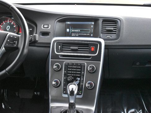 Used 2015 Volvo S60 T5 Premier Plus image 23