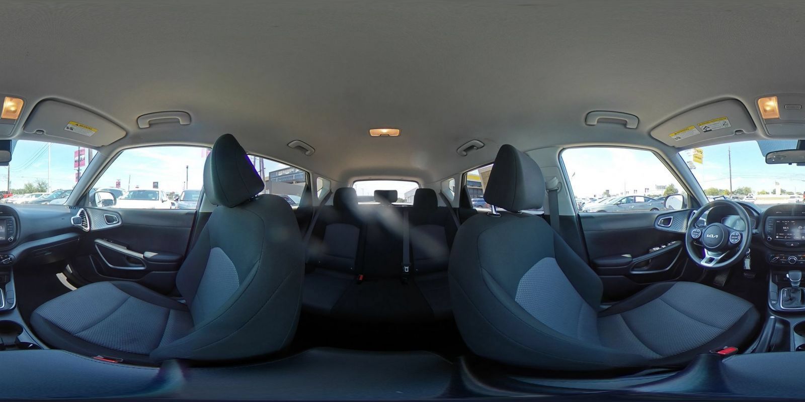 Used 2025 Kia Soul LX w/ LX Technology Package FWD image 39
