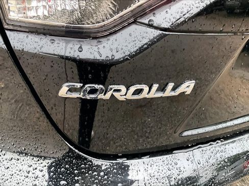 Used 2024 Toyota Corolla LE FWD image 30