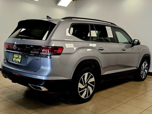 Used 2024 Volkswagen Atlas SE image 4
