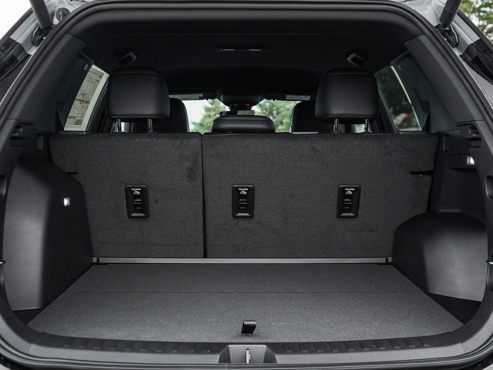 New 2027 GMC Terrain AT4 w/ Convenience Package III AWD/4WD image 8
