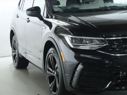 Certified 2023 Volkswagen Tiguan SE R-Line AWD/4WD image 8