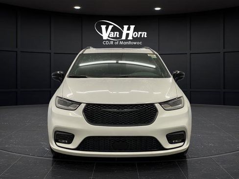 New 2026 Chrysler Pacifica Select w/ S Appearance Package FWD image 11