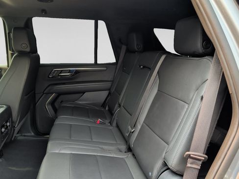 Used 2025 Chevrolet Tahoe Z71 AWD/4WD image 31