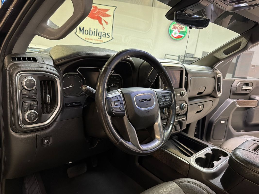 Used 2020 GMC Sierra 3500 Denali w/ Denali Ultimate Package AWD/4WD image 28