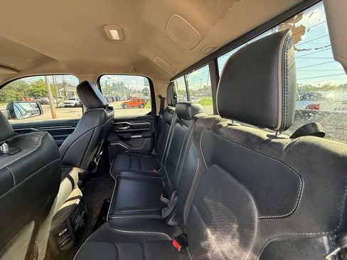 Used 2019 RAM 1500 Laramie AWD/4WD image 27