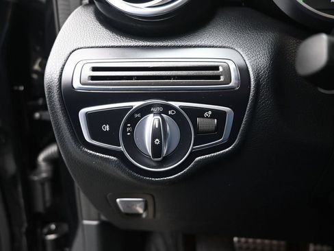 Used 2019 Mercedes-Benz GLC 300 image 12
