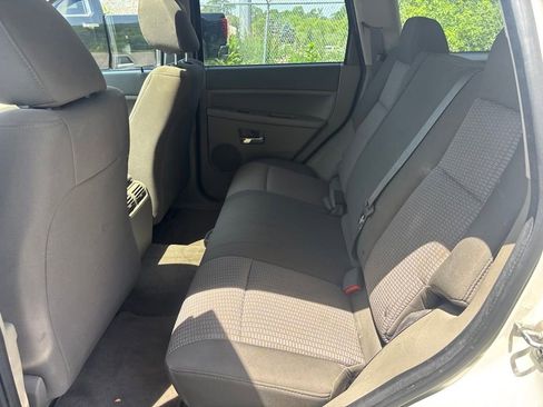 Used 2009 Jeep Grand Cherokee Laredo w/ Sun/Sound Group AWD/4WD image 27