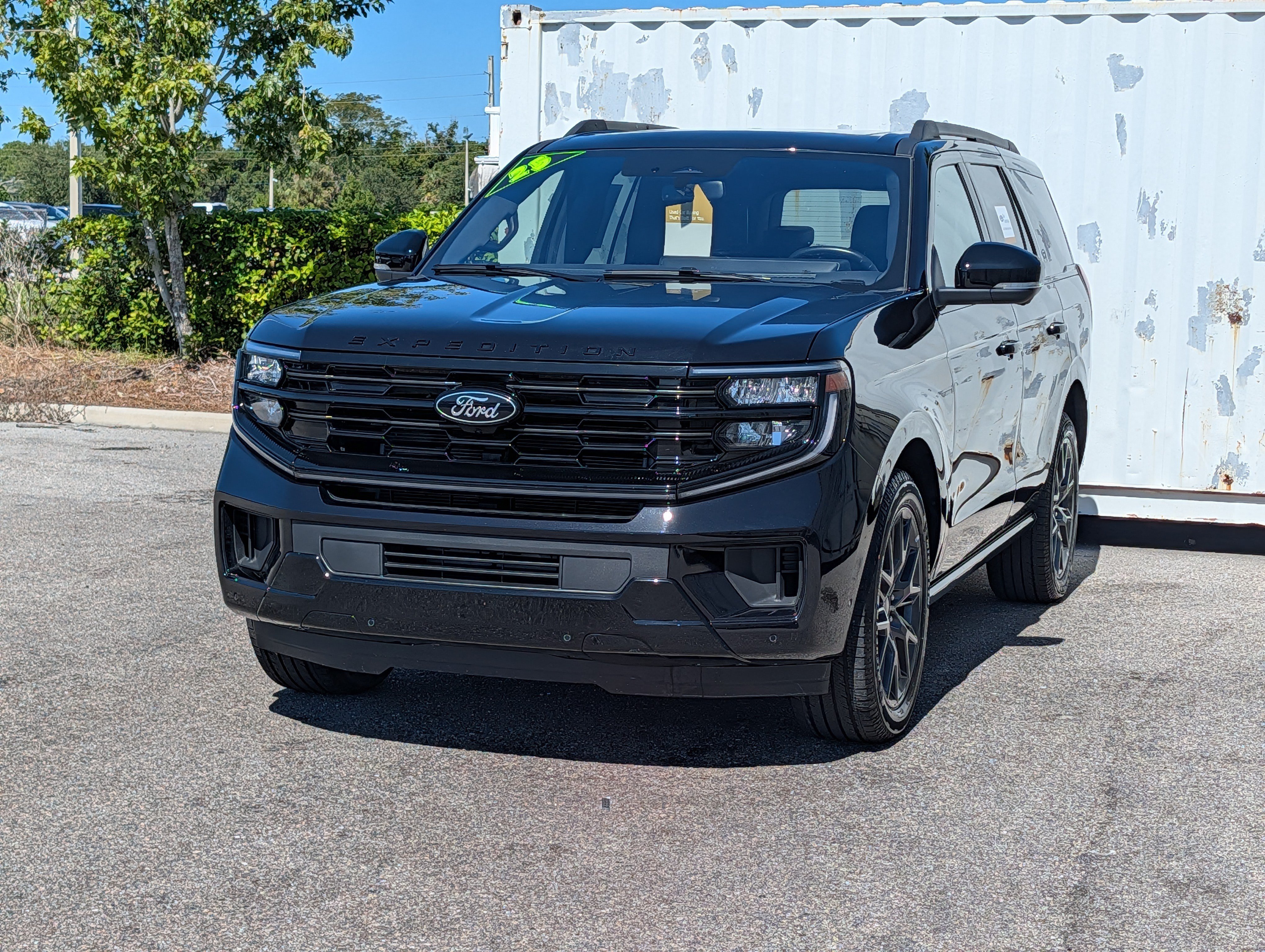 Certified 2025 Ford Expedition Platinum w/ Stealth Performance Package AWD/4WD image 8