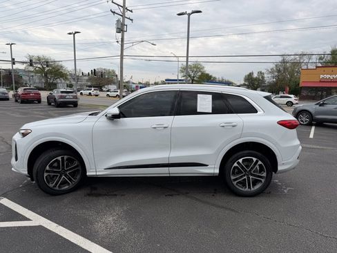 Used 2025 Audi Q5 Premium AWD/4WD image 3