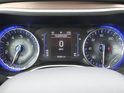 Used 2022 Chrysler Voyager LX FWD image 29