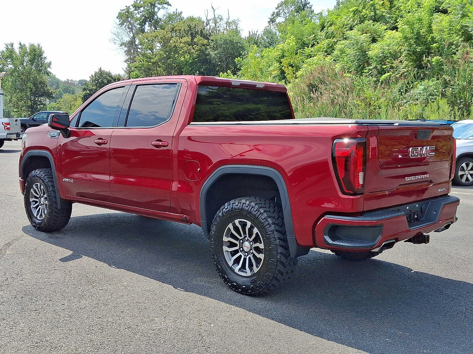 Used 2021 GMC Sierra 1500 AT4 AWD/4WD image 4