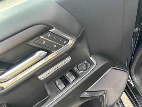 Used 2024 GMC Sierra 1500 Denali AWD/4WD image 12