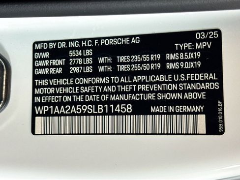 Used 2025 Porsche Macan image 26