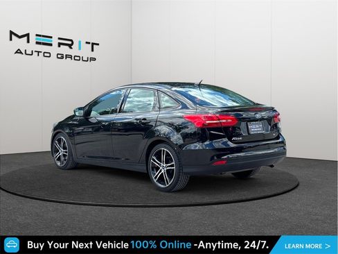 Used 2018 Ford Focus SE w/ SE Appearance Package FWD image 7