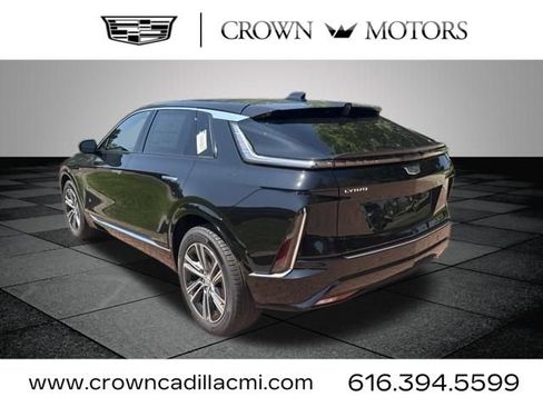 New 2026 Cadillac Lyriq Luxury AWD/4WD image 7