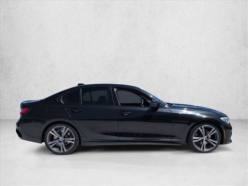 Used 2022 BMW 330i Sedan w/ M Sport Package RWD image 4