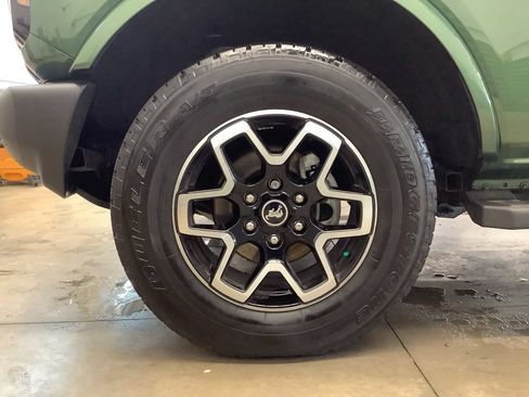 Used 2024 Ford Bronco Outer Banks AWD/4WD image 12