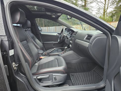 Used 2014 Volkswagen Jetta GLI Autobahn image 11