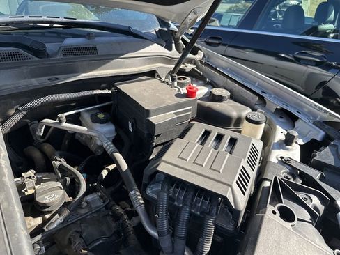 Used 2017 GMC Terrain SLE FWD image 29